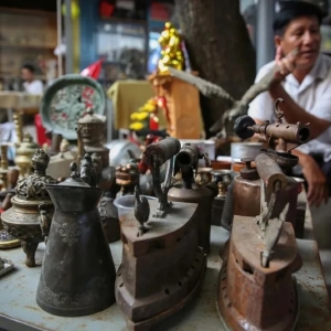 Chợ đồ cổ Sài Gòn ở đâu? Top 5 địa chỉ uy tín và kinh nghiệm săn đồ cổ