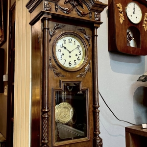 Thu Mua Đồng Hồ Cổ Treo Tường: Hướng Dẫn Toàn Diện