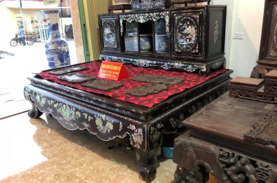 5 dấu hiệu nhận biết sập gụ tủ chè xưa còn giá trị cao trên thị trường