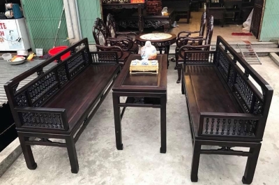 So sánh: Bán bộ bàn ghế gỗ xưa cho tiệm đồ cũ và cho đơn vị thu mua chuyên nghiệp