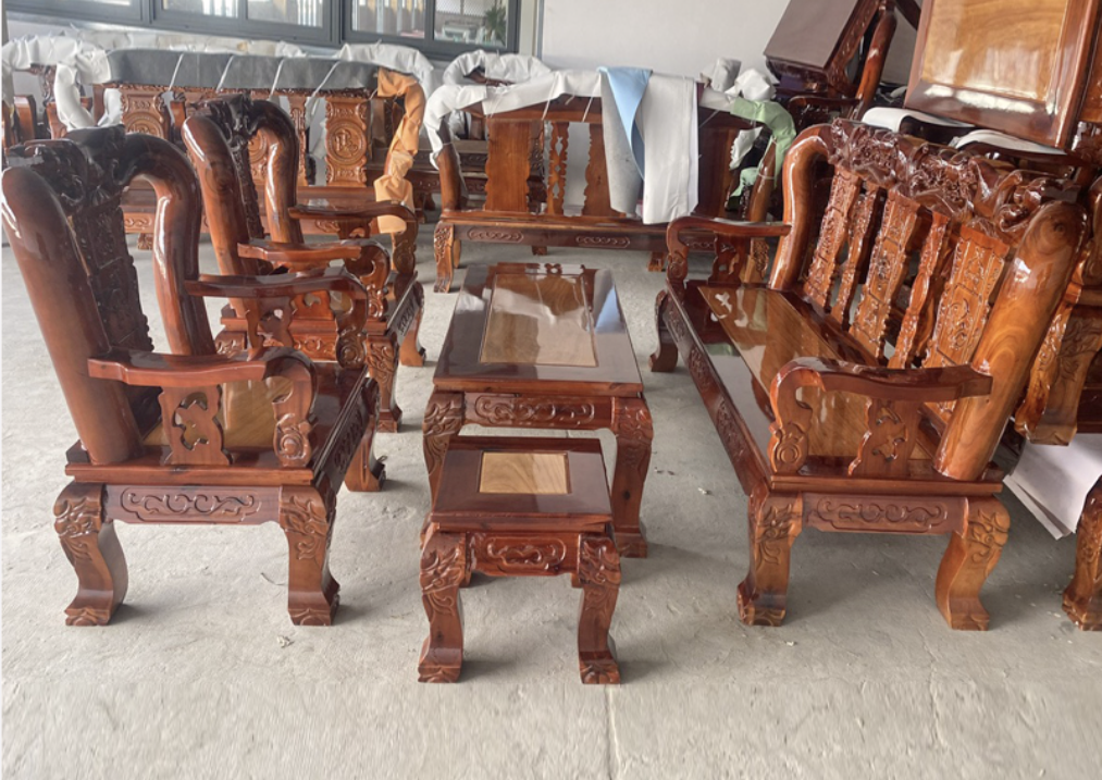 Dòng salon chạm đào (Minh Quốc Đào)