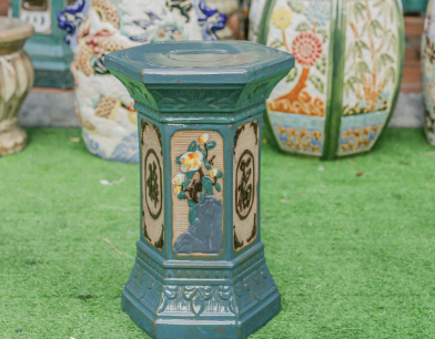 đôn lục giác từ gốm Lái Thiêu