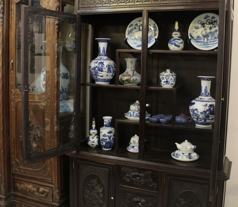 trưng bày đồ cổ